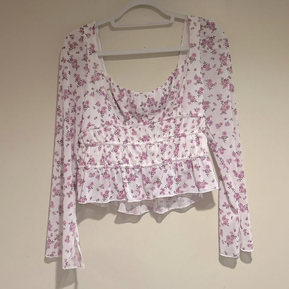 Kirious Los Angeles White and Purple Floral Top Sz Lg